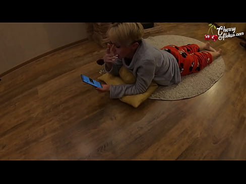 ❤️ Crazy blonde suger stor pikk suger og spretter på den - analsex ❤ Analvideo hos oss ️❤